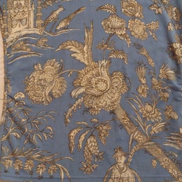 4 NAME BRAND T-SHIRT BUNDLE! Zara, White Stag, Shein & Le Chateau!! - Picture 7 of 10